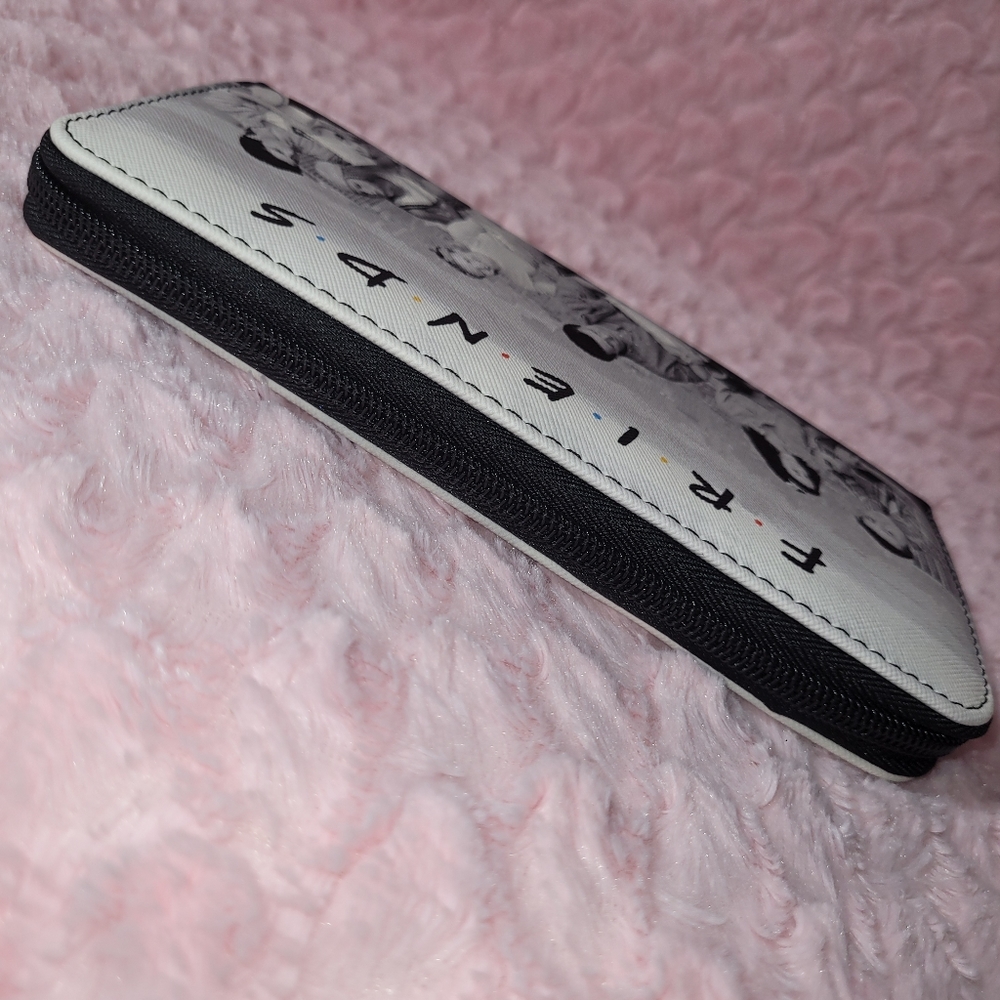 F•R•I•E•N•D•S zip-around wallet - Picture 5 of 16